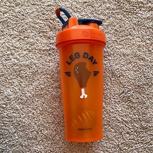 Blender bottle, ball included